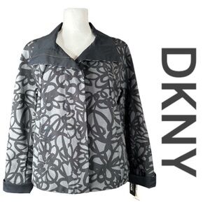 DKNY DONNA KARAN NEW YORK
Lightweight Jacket in Black & Graphite, Size S.